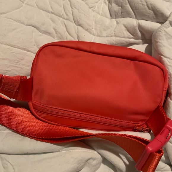 MAKE OFFER 💕 Lululemon Pink Belt Bag- WORN ONCE - Picture 9 of 9